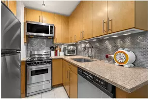 201 E 25th St, New York City, NY 10010 - Photo 5