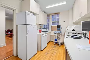 325 E 79th St, New York, NY 10075 - Photo 11
