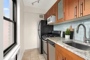 200 E 36th St, New York City, NY 10016 - Photo 3