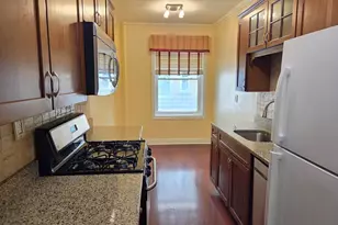 2081 Cruger Ave, New York City, NY 10462 - Photo 1