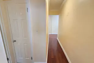 2081 Cruger Ave, New York City, NY 10462 - Photo 9