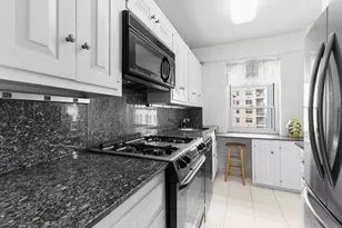 70 E 10th St, New York City, NY 10003 - Photo 5