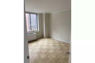 236 E 47th St, New York City, NY 10017 - Photo 13