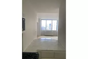 236 E 47th St, New York City, NY 10017 - Photo 7