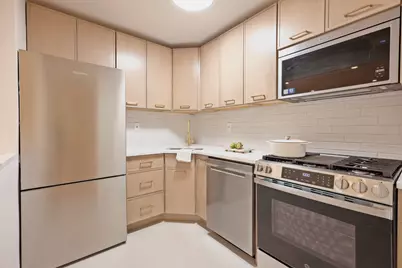415 Beverly Road #1R, New York City, NY 11218 - Photo 7