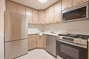 415 Beverly Rd, New York City, NY 11218 - Photo 7
