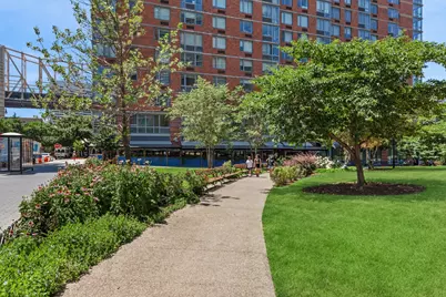 425 Main Street #8A, New York City, NY 10044 - Photo 23