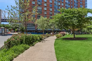 425 Main St, New York City, NY 10044 - Photo 23