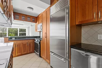 333 E 46th Street #6H, New York City, NY 10017 - Photo 3
