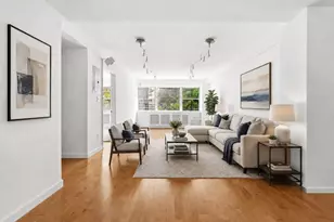 333 E 46th St, New York City, NY 10017 - Photo 1