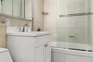 333 E 46th St, New York City, NY 10017 - Photo 9