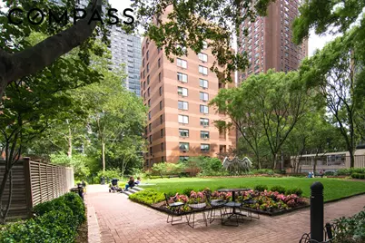 200 E 94th Street #2915, New York, NY 10128 - Photo 17