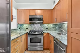 311 E 38th St, New York City, NY 10016 - Photo 7