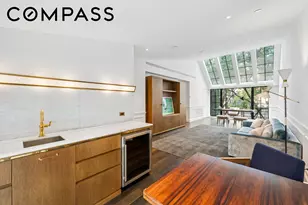 241 E 48th St, New York City, NY 10017 - Photo 23
