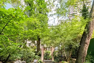 241 E 48th St, New York City, NY 10017 - Photo 25
