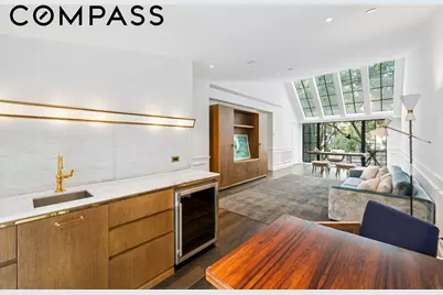 241 E 48th Street, New York City, NY 10017 - Photo 23