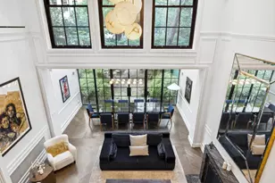 241 E 48th St, New York City, NY 10017 - Photo 3