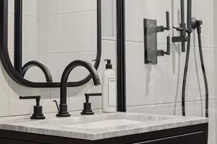 547 W 47th St, New York, NY 10036 - Photo 9