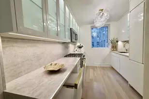 305 W 72nd St, New York City, NY 10023 - Photo 5