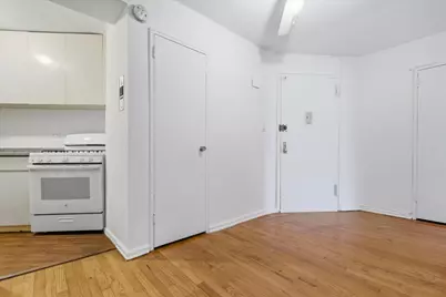 60-11 Broadway #4N, New York City, NY 11377 - Photo 5