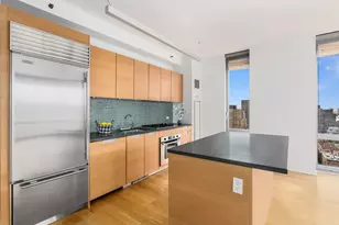 310 W 52nd St, New York City, NY 10019 - Photo 3