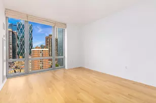 310 W 52nd St, New York City, NY 10019 - Photo 9