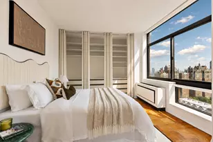 303 E 43rd St, New York City, NY 10017 - Photo 9