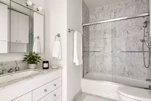 303 E 43rd St, New York City, NY 10017 - Photo 7