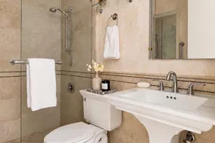 303 E 43rd St, New York City, NY 10017 - Photo 11