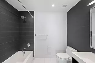555 10th Ave, New York, NY 10018 - Photo 5