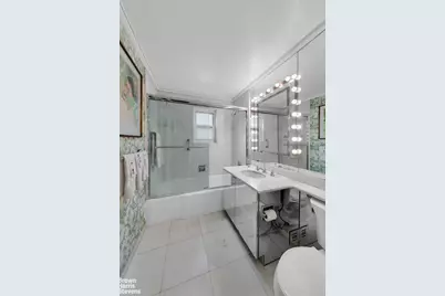 114 E 72nd Street #9C, New York City, NY 10021 - Photo 9