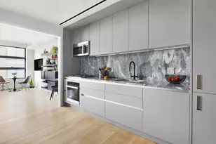547 W 47th St, New York City, NY 10036 - Photo 3