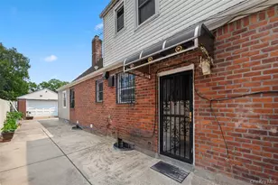 88-11 Sabre St, New York City, NY 11427 - Photo 17