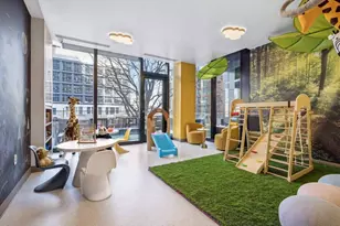 45-30 Pearson St, New York City, NY 11101 - Photo 13