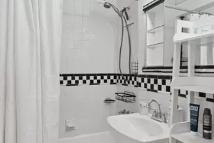 301 E 22nd St, New York City, NY 10010 - Photo 9