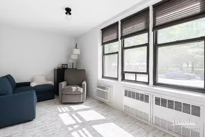 87-70 173rd Street #2F, New York City, NY 11432 - Photo 3