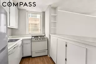 130 W 67th St, New York City, NY 10023 - Photo 5