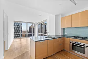310 W 52nd St, New York, NY 10019 - Photo 3