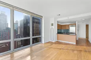 310 W 52nd St, New York, NY 10019 - Photo 5