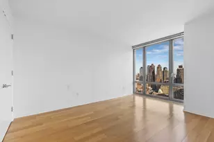 310 W 52nd St, New York, NY 10019 - Photo 9