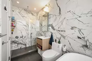246 Maple St, New York City, NY 11225 - Photo 7