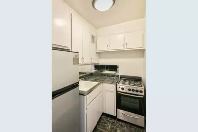 335 E 51st Street #5C, New York, NY 10022 - Photo 3