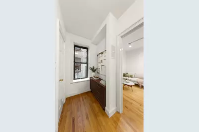 19 Commerce Street #10, New York City, NY 10014 - Photo 3