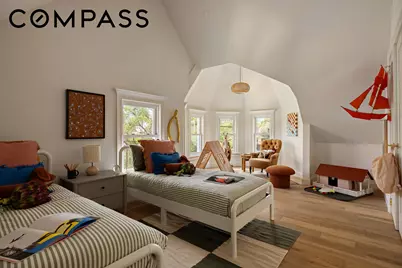 534 E 24th Street, New York City, NY 11210 - Photo 17