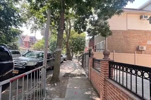 610 E 3rd St, Brooklyn, NY 11218 - Photo 17
