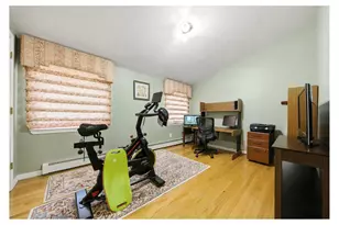 2410 Lodovick Ave, New York City, NY 10469 - Photo 35