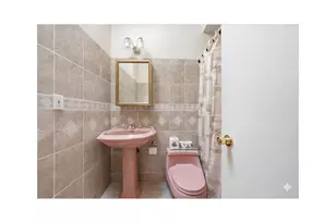 2410 Lodovick Ave, New York City, NY 10469 - Photo 25
