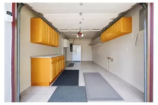 2410 Lodovick Ave, New York City, NY 10469 - Photo 37