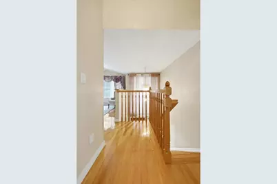2410 Lodovick Avenue, New York City, NY 10469 - Photo 23