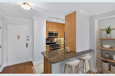 200 E 24th Street #910, New York City, NY 10010 - Photo 3